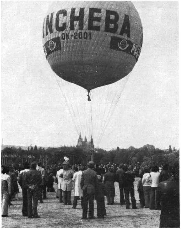 Vzlet plynovho balonu Praga OK 2001 z Letensk pln